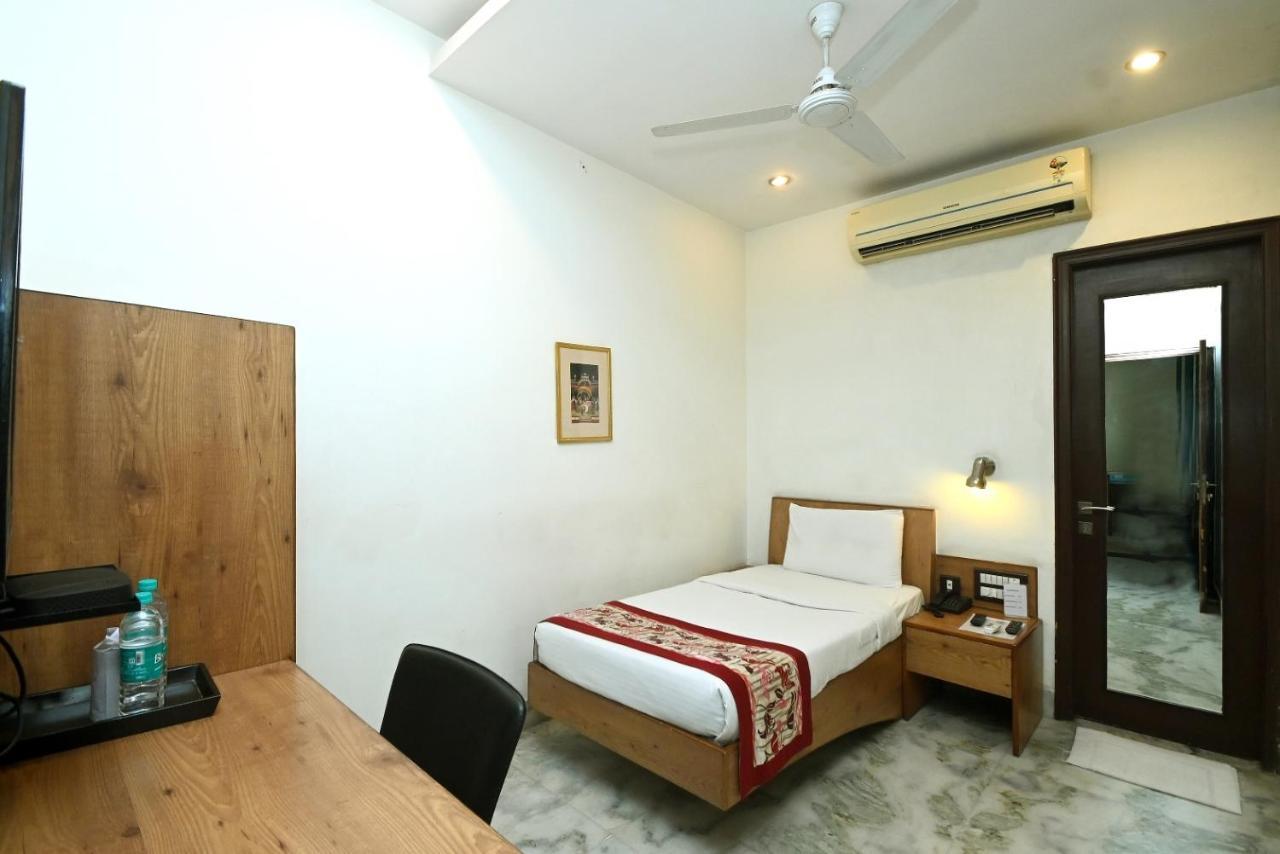 Hotel Yulia- Le Amour Inn Джайпур Екстериор снимка