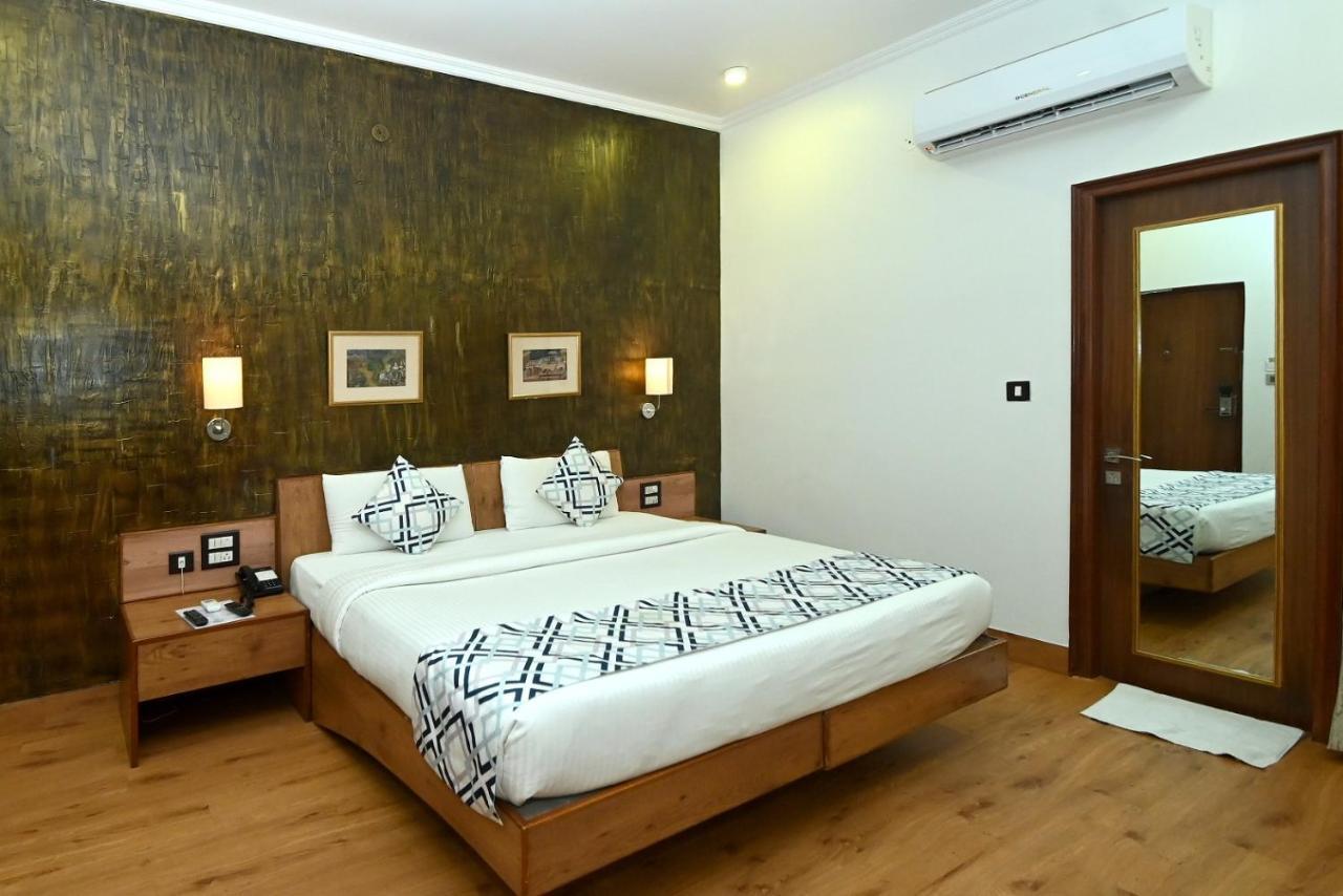 Hotel Yulia- Le Amour Inn Джайпур Екстериор снимка