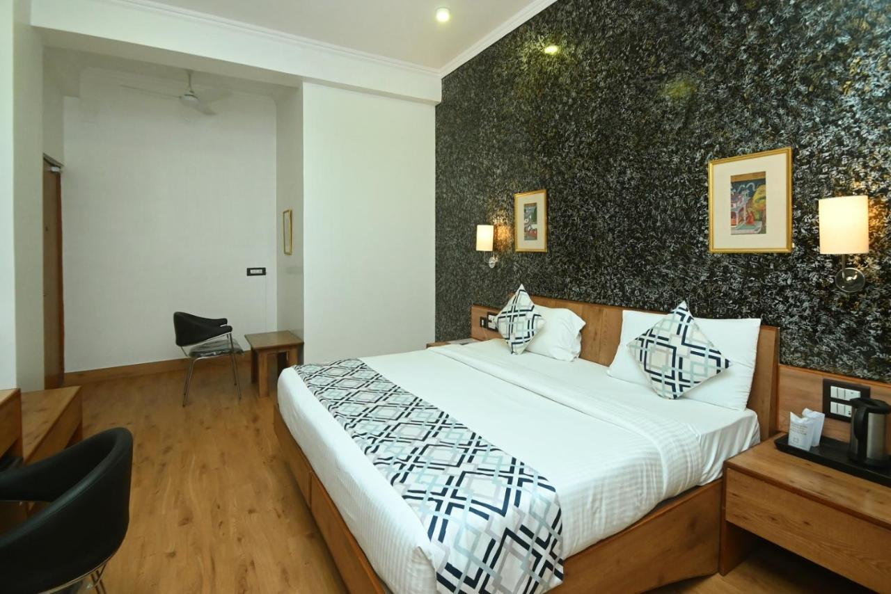 Hotel Yulia- Le Amour Inn Джайпур Екстериор снимка