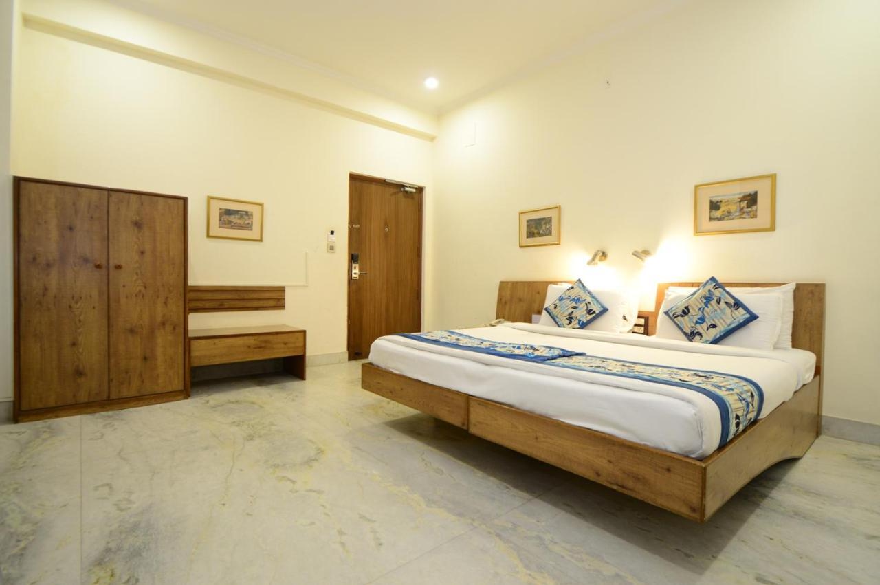 Hotel Yulia- Le Amour Inn Джайпур Екстериор снимка