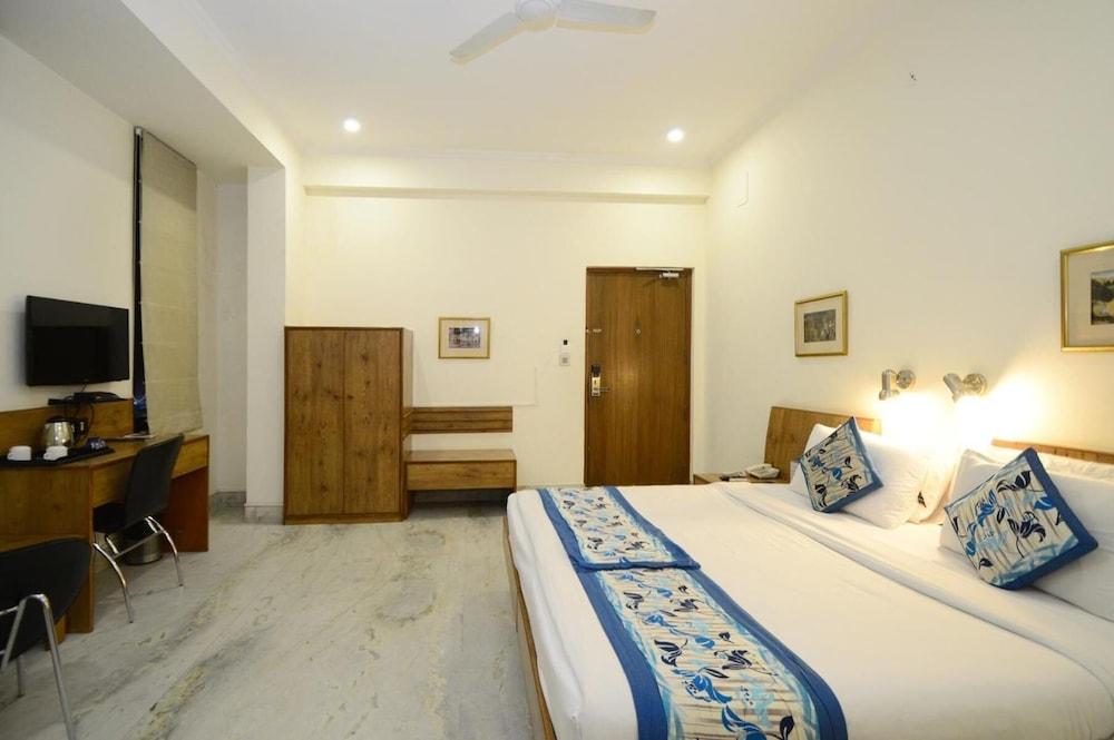 Hotel Yulia- Le Amour Inn Джайпур Екстериор снимка