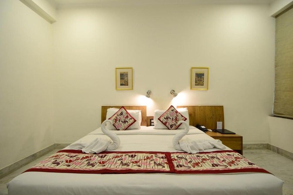 Hotel Yulia- Le Amour Inn Джайпур Екстериор снимка