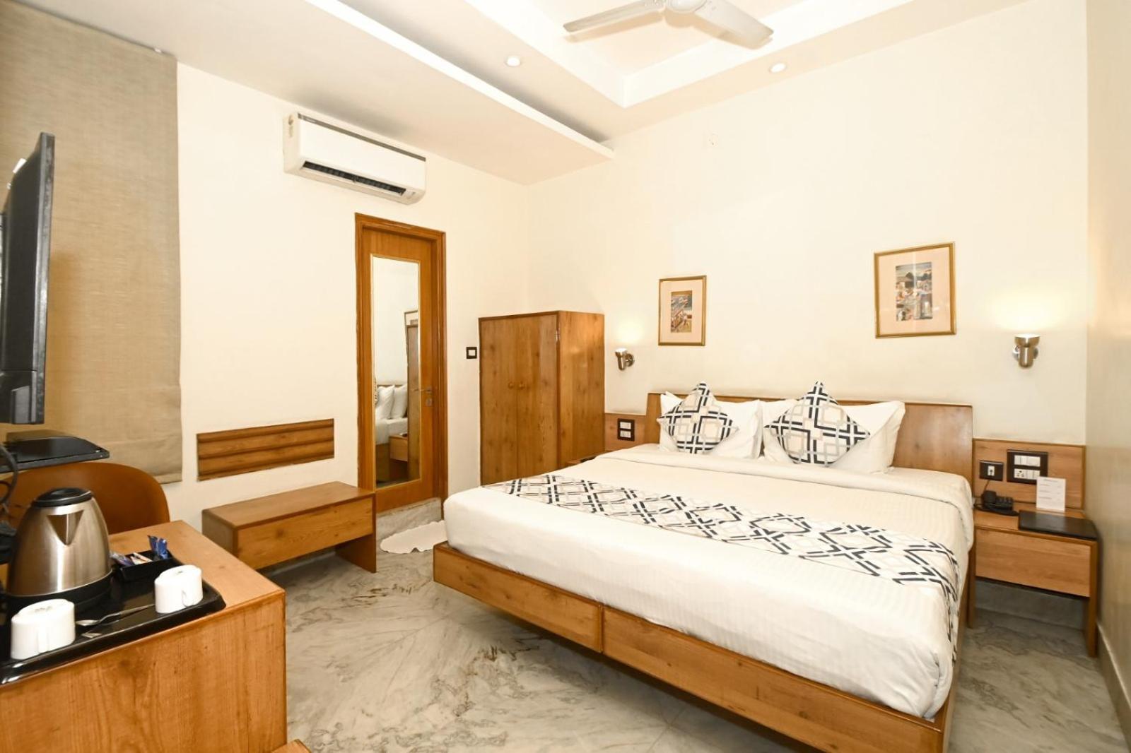 Hotel Yulia- Le Amour Inn Джайпур Екстериор снимка