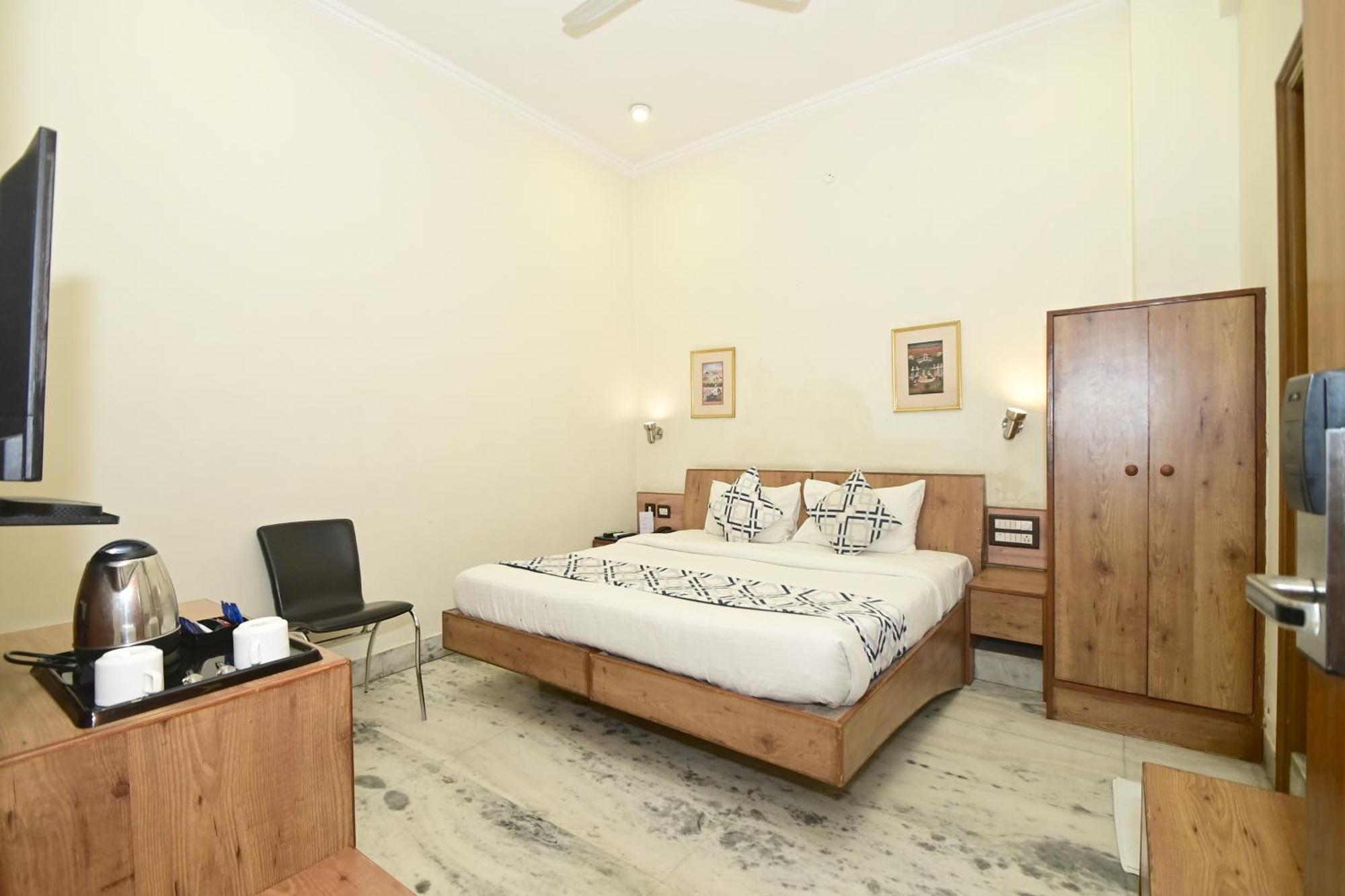 Hotel Yulia- Le Amour Inn Джайпур Екстериор снимка