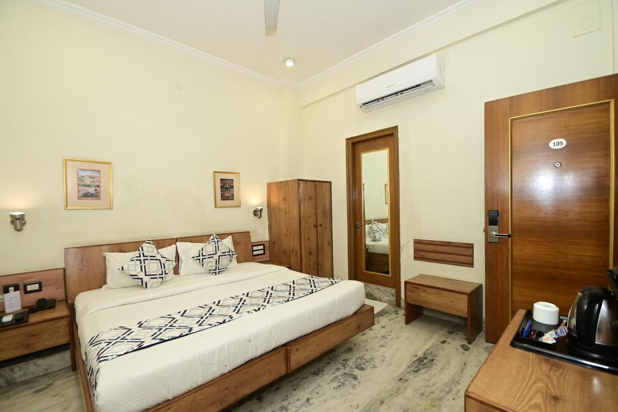 Hotel Yulia- Le Amour Inn Джайпур Екстериор снимка